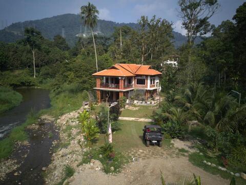 Chalet Tepi Sungai Hulu Langat