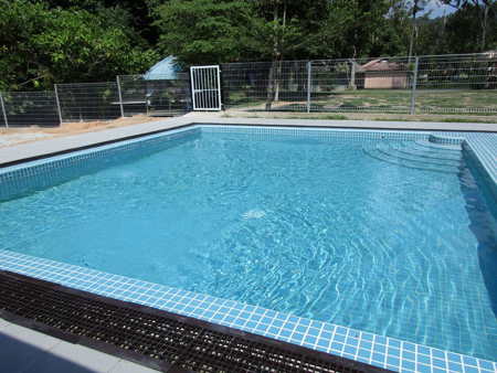 homestay hulu langat swimming pool